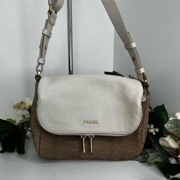 NWOT Fossil Preston Crossbody Bag Small Gray Gold Flap Leather Adjustable Strap