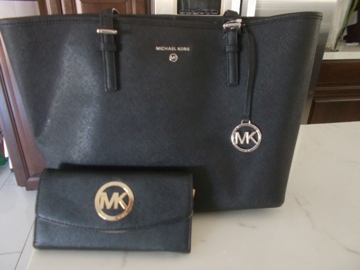 MICHAEL KORS LARGE TOP SHOULDER BAG TOTE BLACK SIGNATURE W. MATCHING WALLET