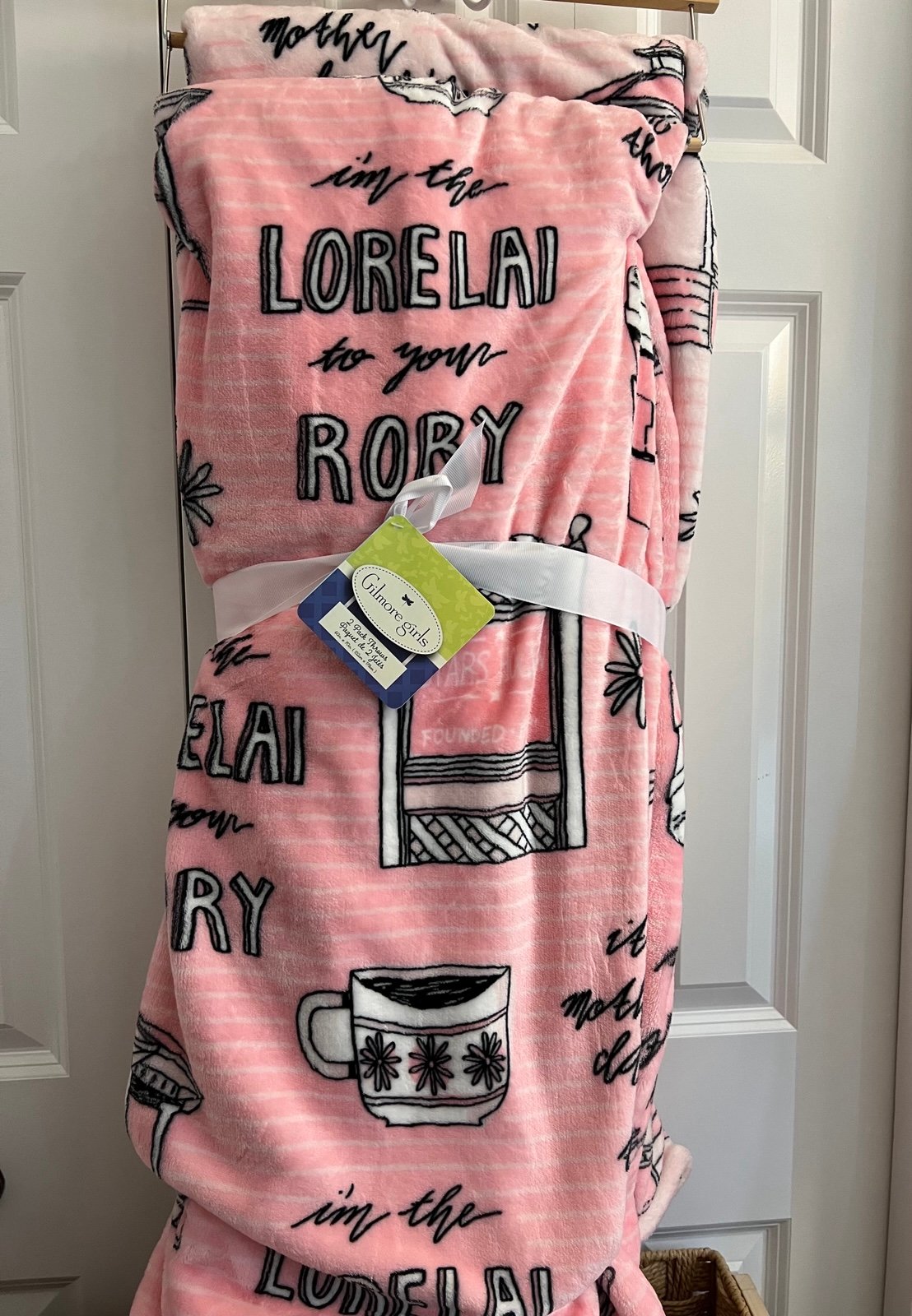 Gilmore Girls Pink Plush Double Throw Blankets NWT