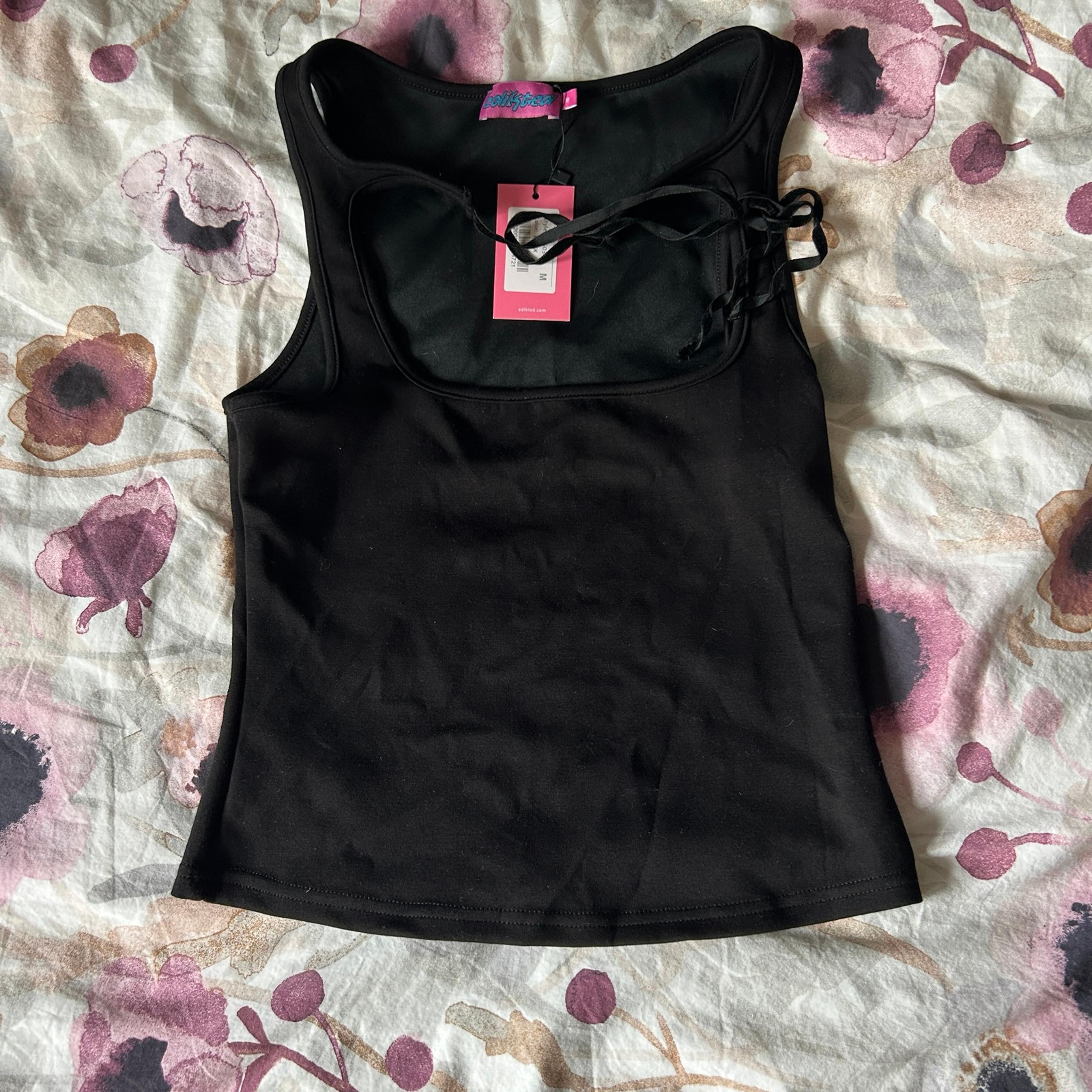 NWT Edikted Isabetta Tie front top