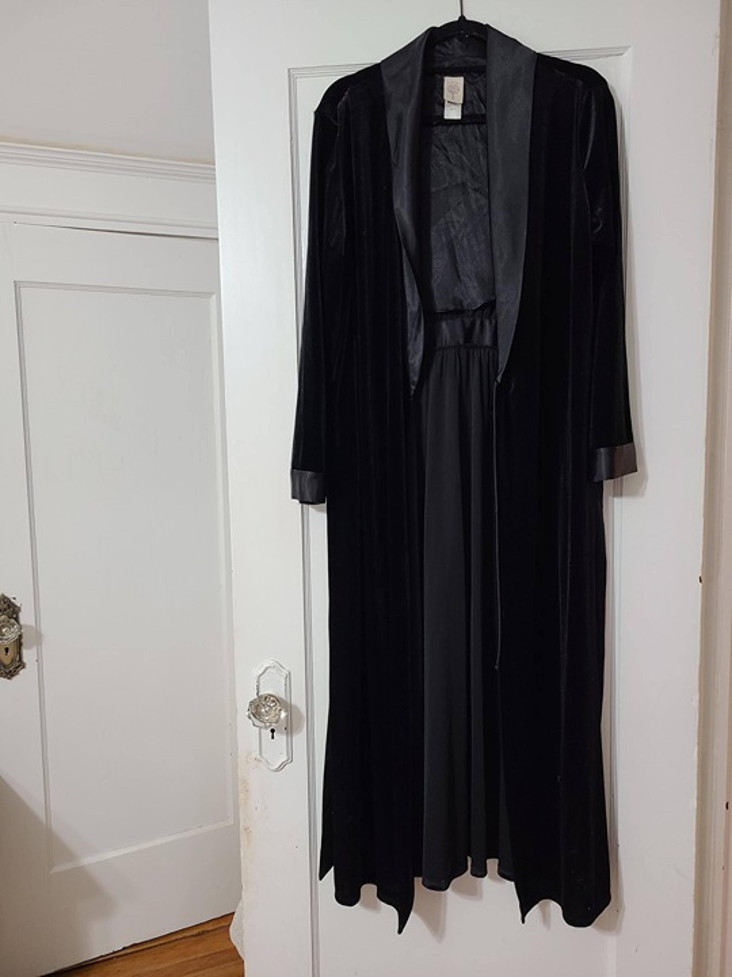 Vintage In Bloom Velvet Maxi Robe