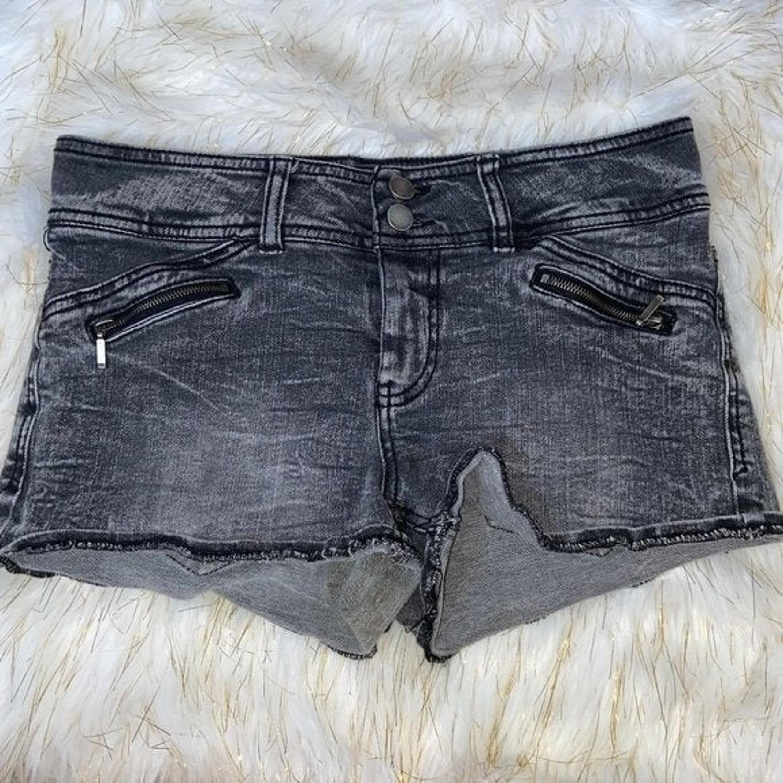 Tinseltown Black Denim Grunge Shorts (5)