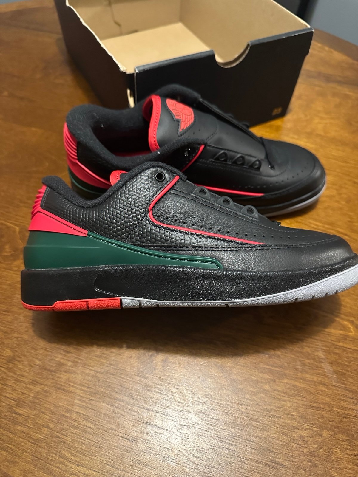 Nike Air Jordan Retro 2 Low Christmas GS Size 5Y