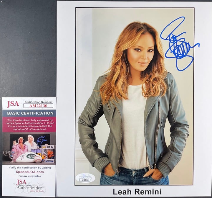 Leah Remini Signed Sexy 8x10 Photo C Autograph King Of Queens Carrie JSA COA