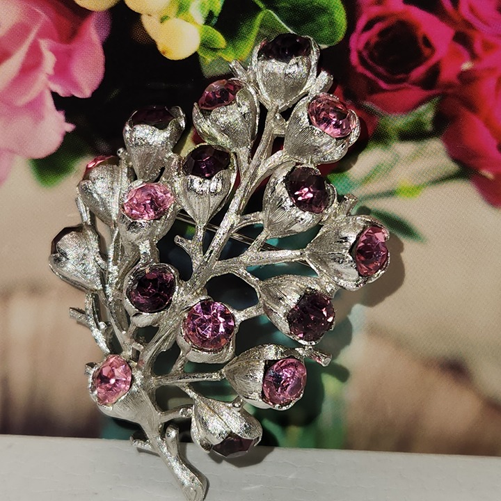 #2428, SIGNED SARAH CIOVENTRY, PURPLE, PINK RHINESTONES, ISTERIA BROOCH.