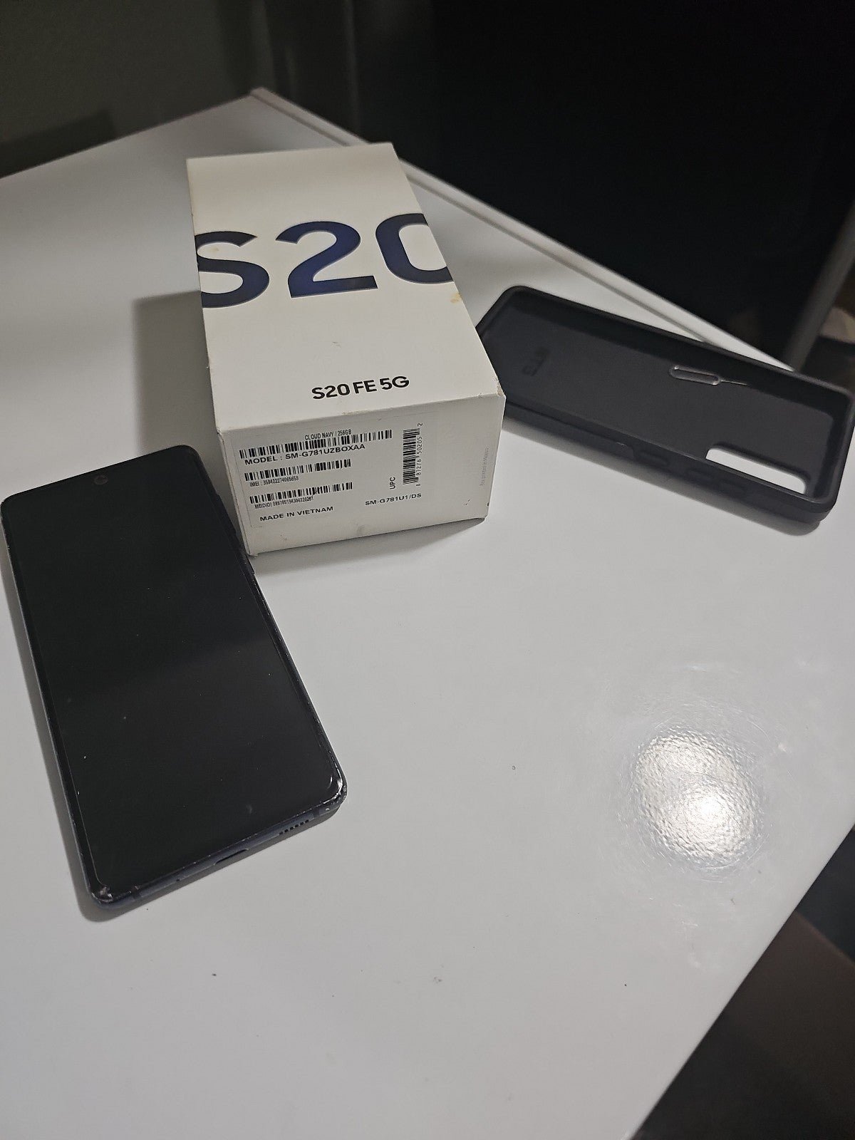 Samsung Galaxy S20 FE 5G 256 GB in Cloud Navy