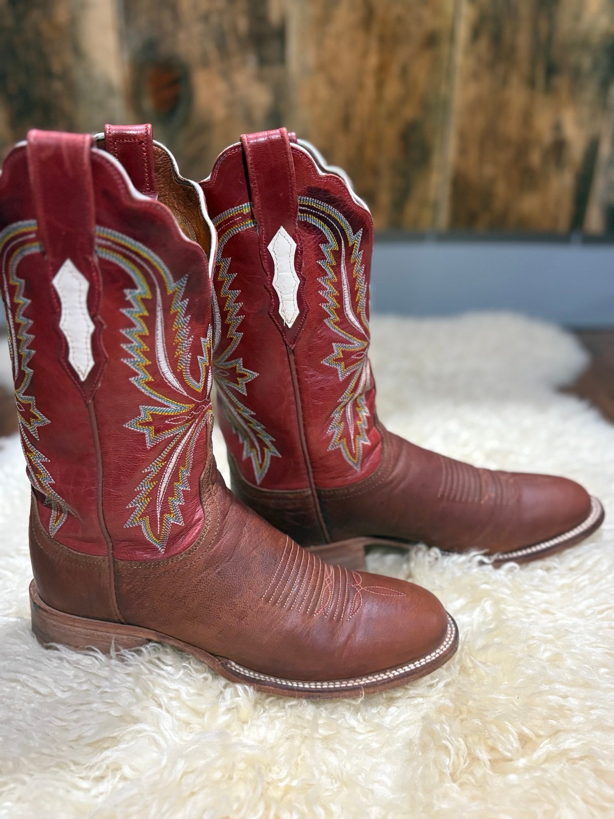 Lucchese 2000 women’s cowboy boots LIKE NEW 7 1/2. Red/brown ALL LEATHER