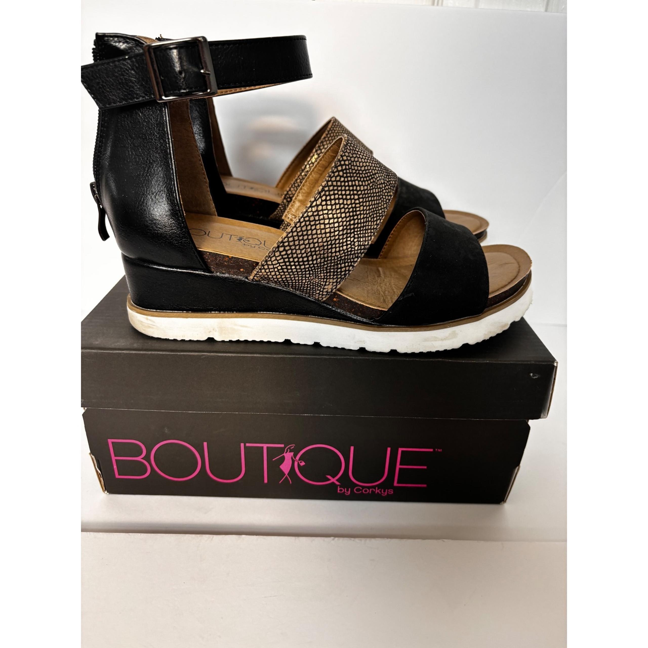 Boutique Corkys Wedge Sandals Ankle Strap Black Gold Accent Size 9