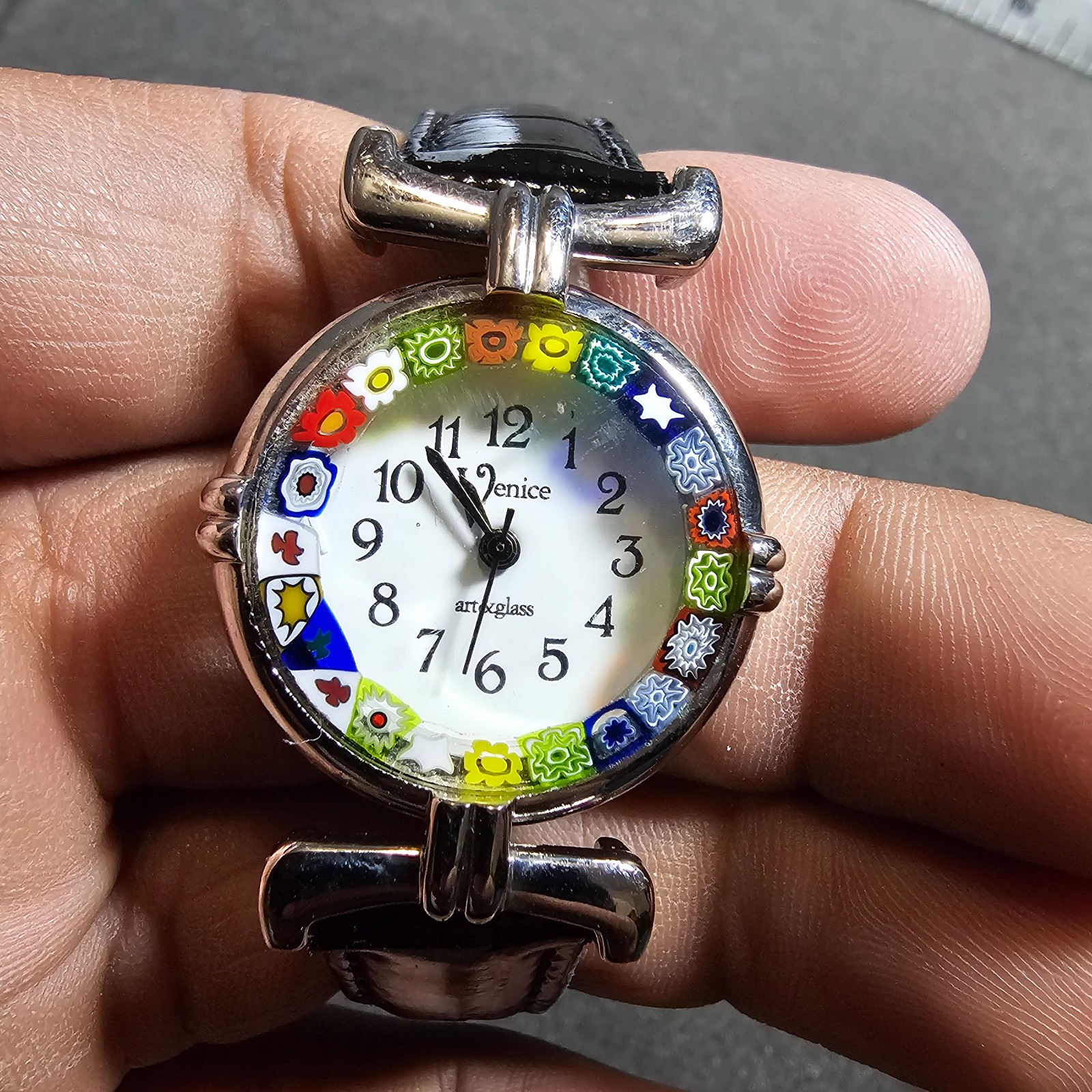 Venice Art & Glass Ladies Quartz Watch Silver Tone Working Black Strap WR 3 ATM