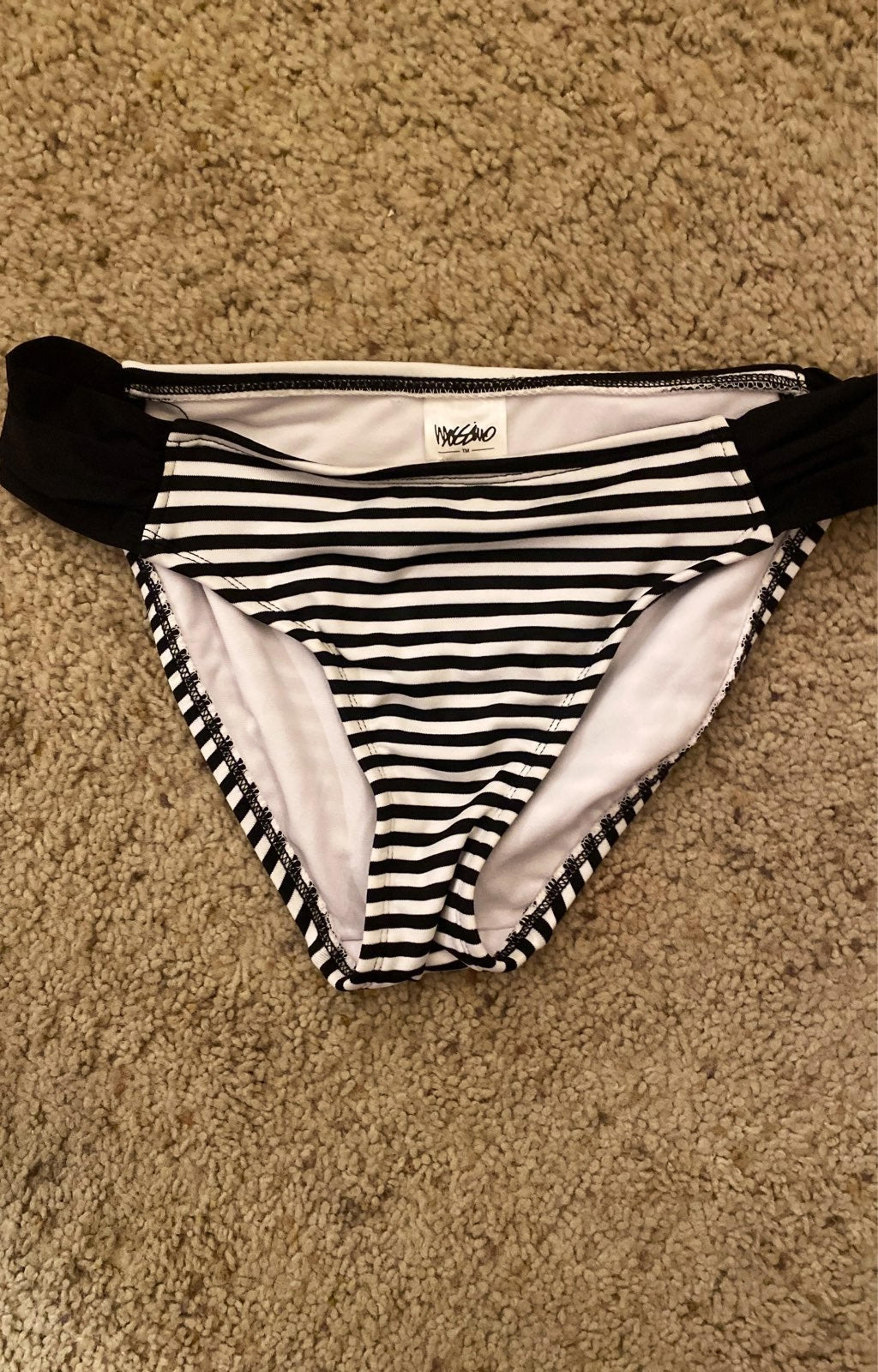 Mossimo hipster Bikini Bottoms M NWT