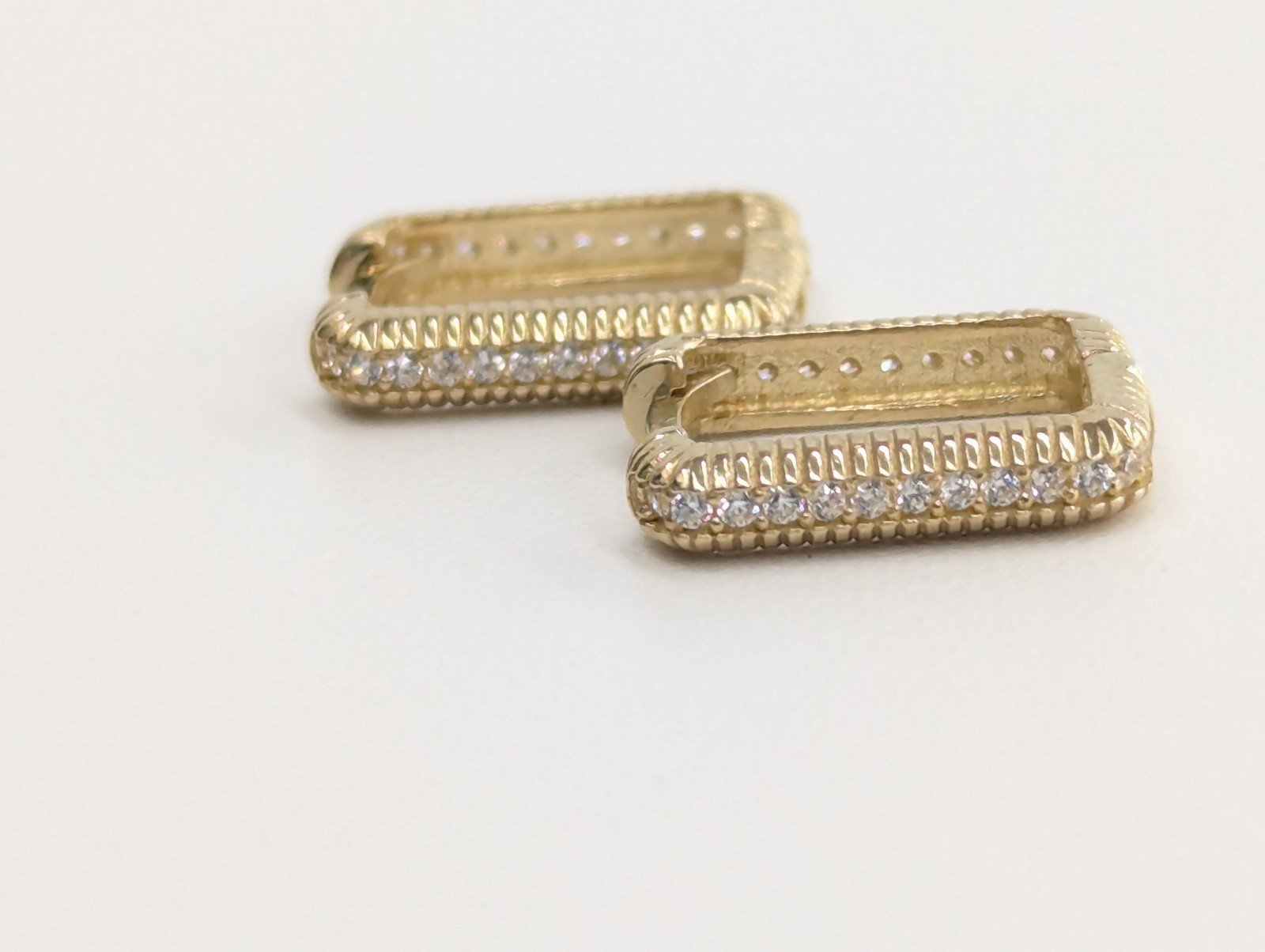 10kt Real Gold Huggies Earring For women