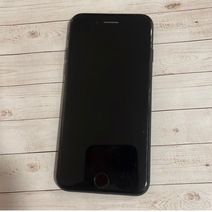 iPhone 7 matte black 128 GB unlocked- like new! No scratches. No box