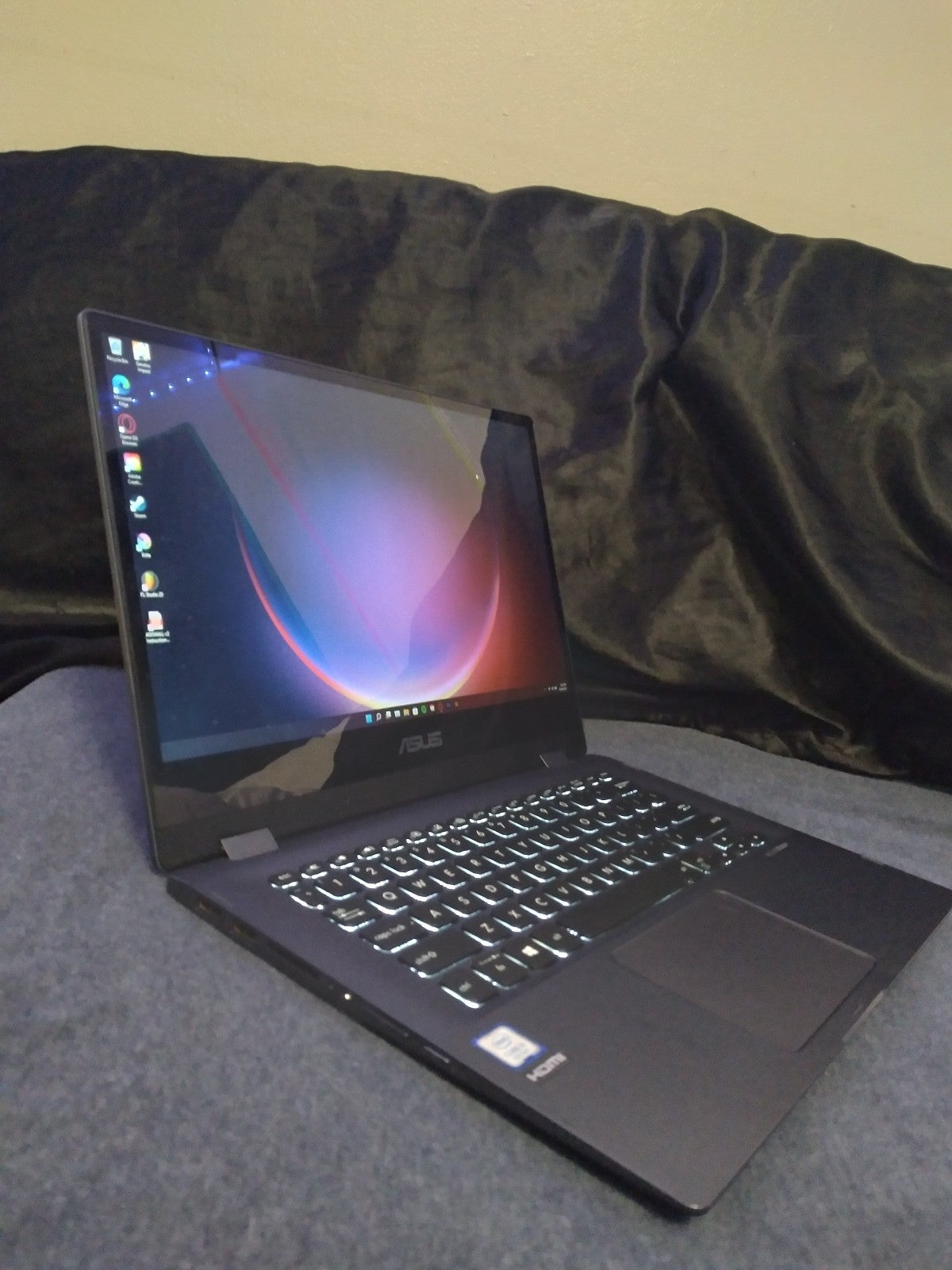 ASUS Touch-Screen Laptop 512 GB in Black