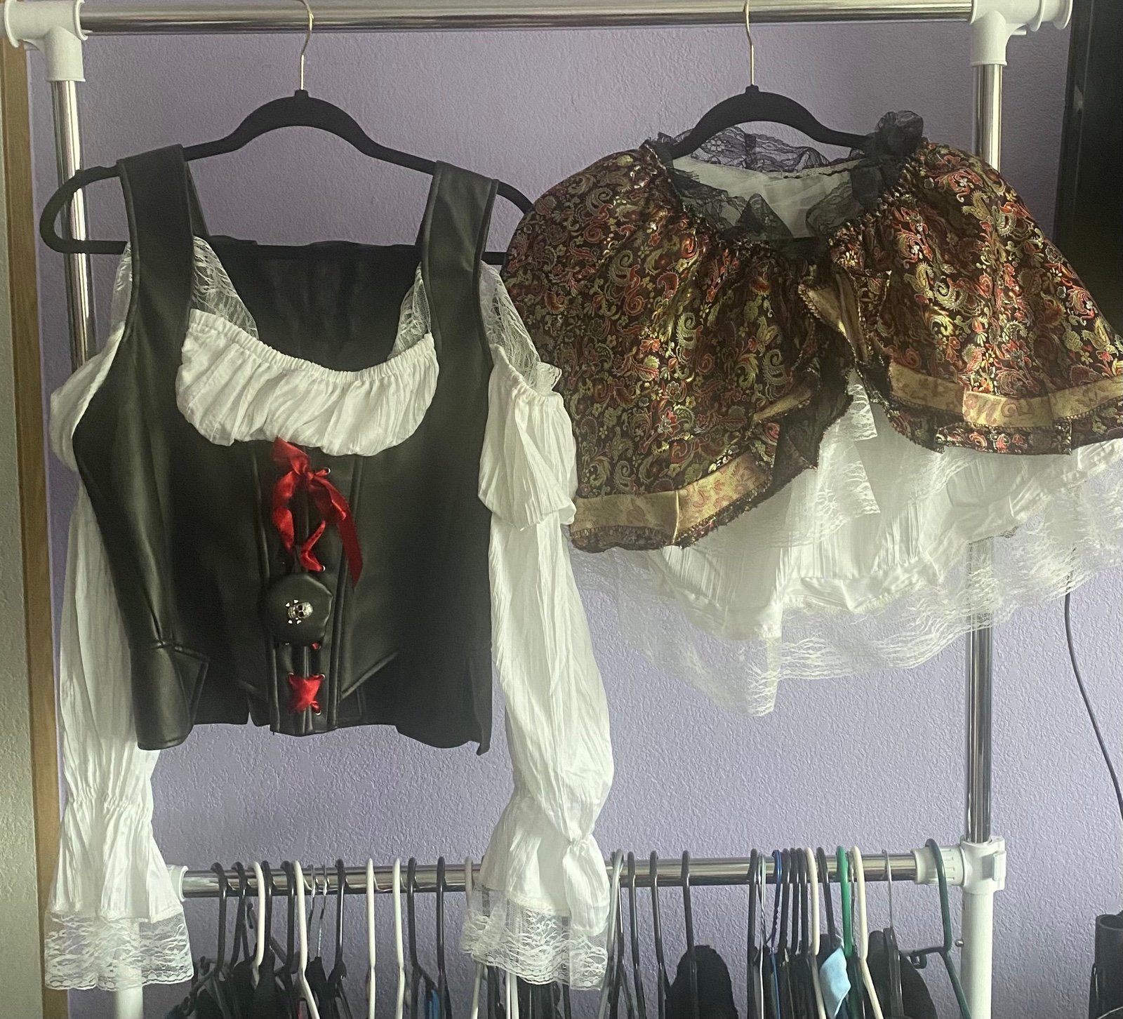 costume