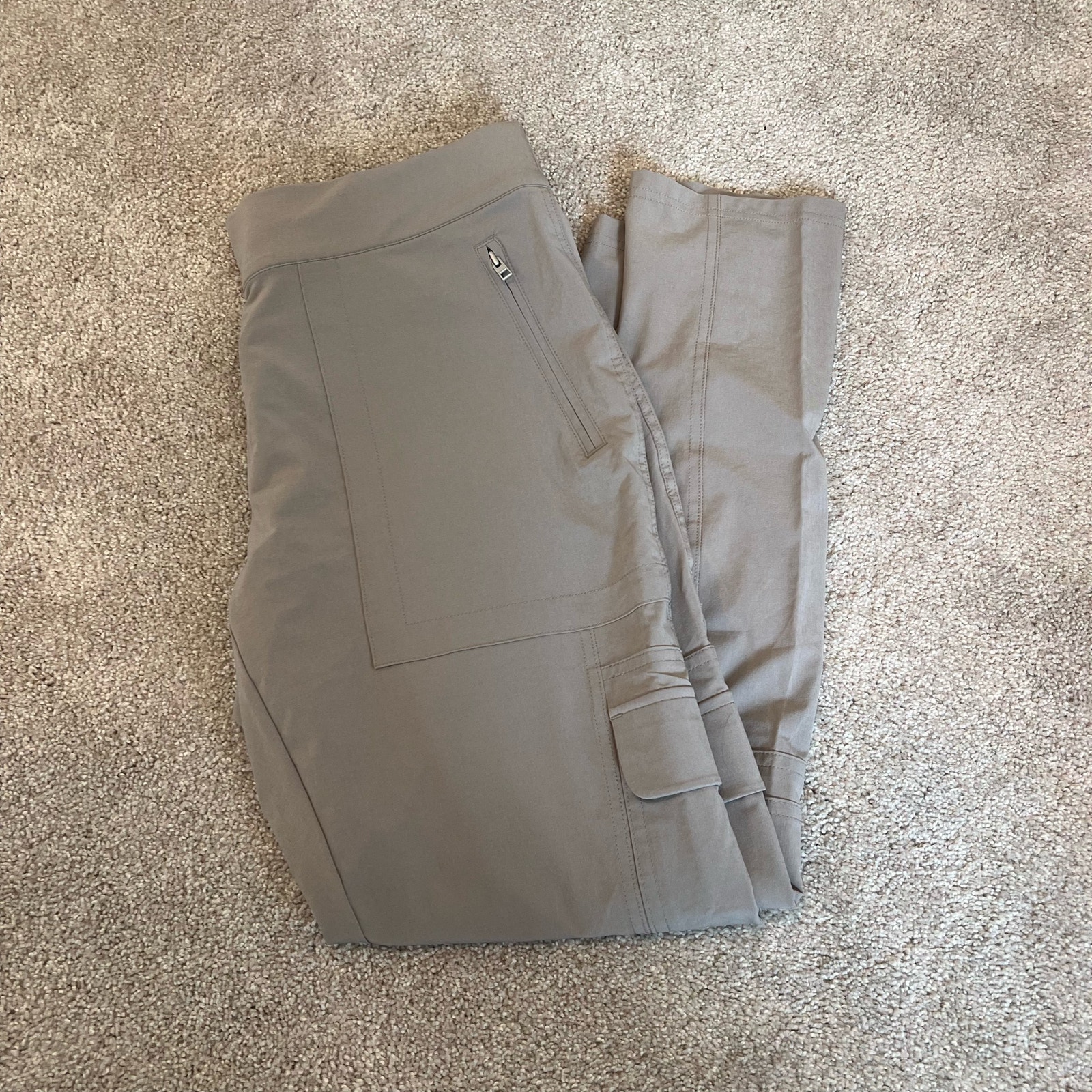 Athleta Women's Cargo Tech Pant Light Grey Size 10