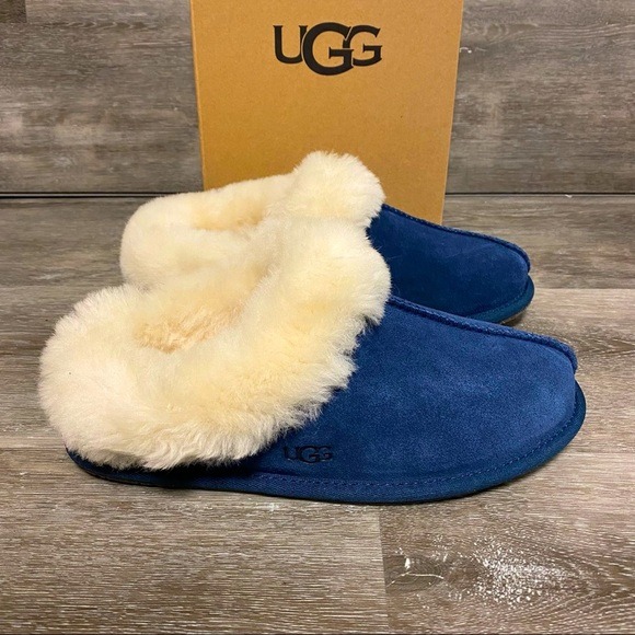 UGG Womens Moraene Navy Blue Round Toe Sheepskin & Suede Slip On Slippers Size 6