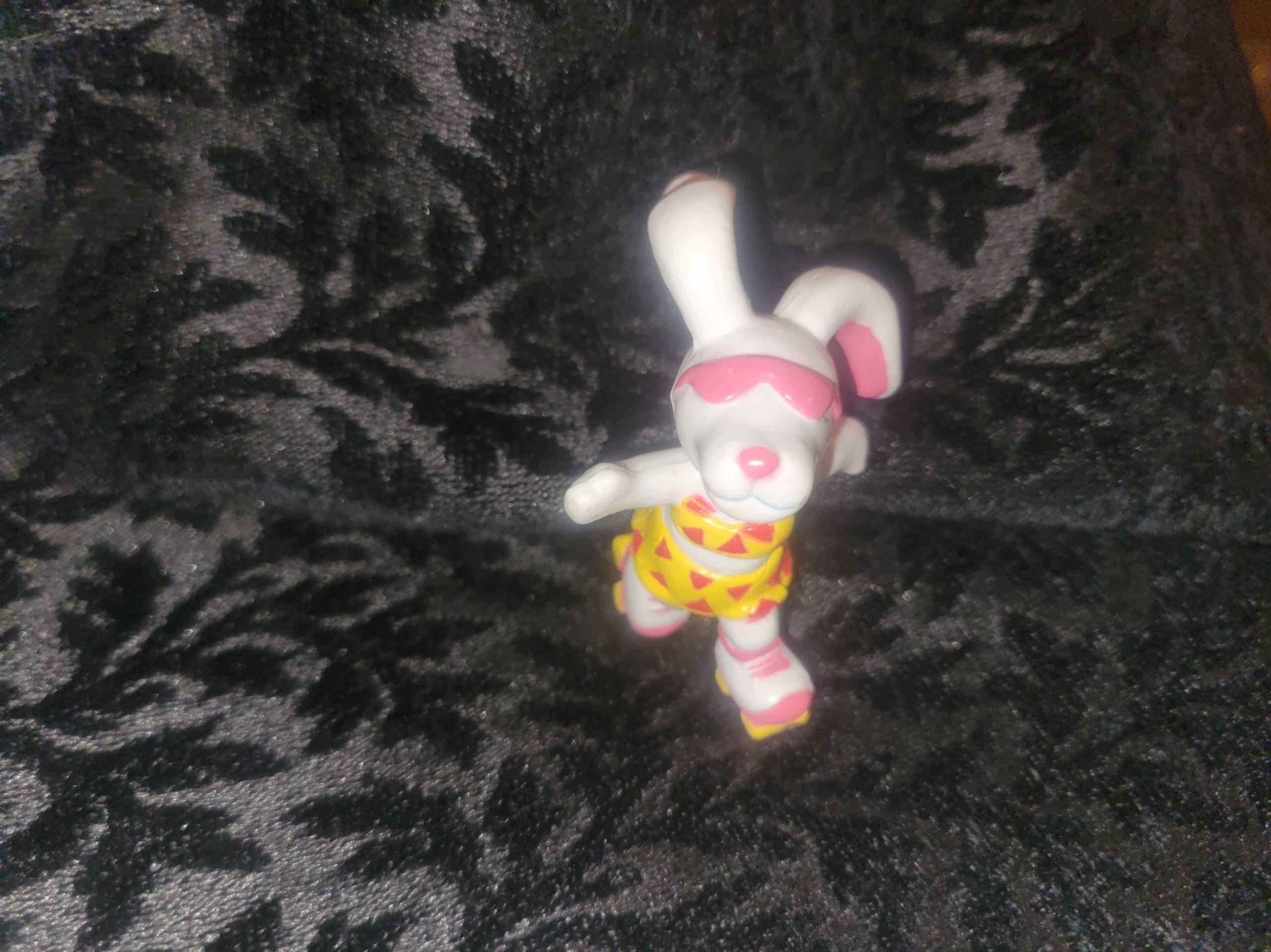 Vintage 1989 Hardee's Beach Bunnies Roller Skater PVC Figure Happy Meal Toy