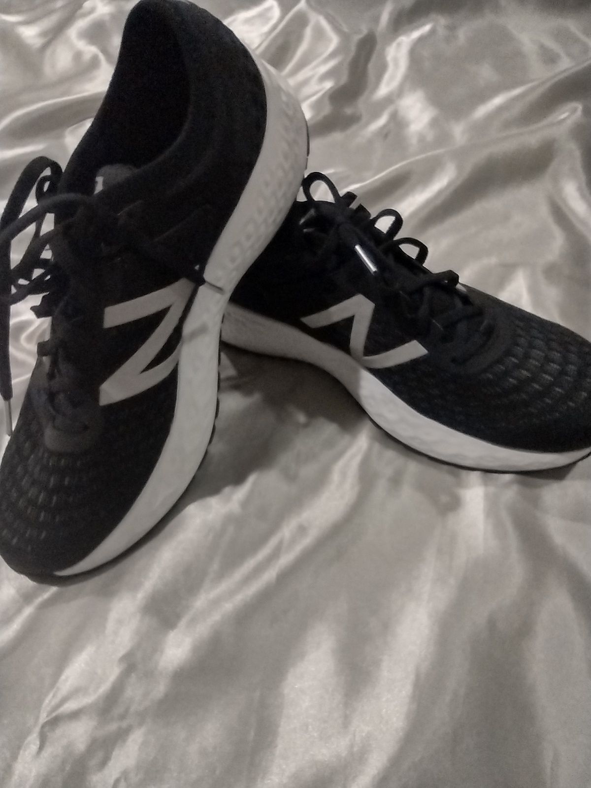 NEW BALANCE FRESH FOAM RUNNING SHOE SZ 9