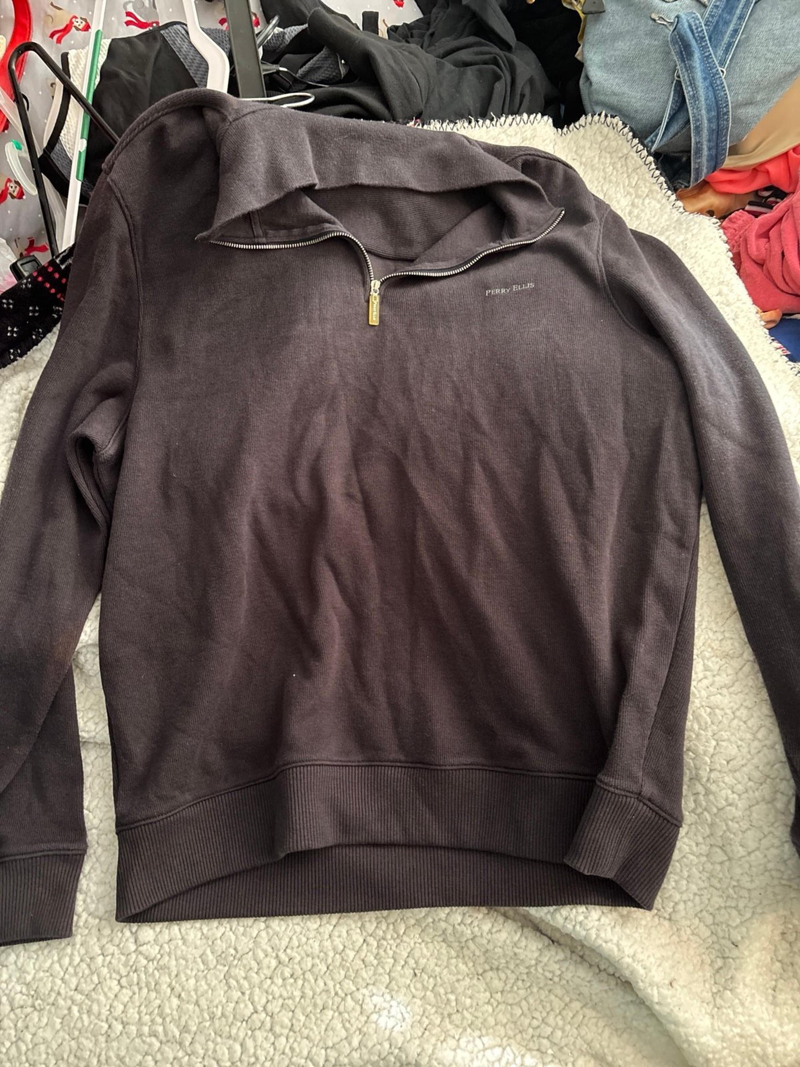 Men’s Perry Ellis pullover