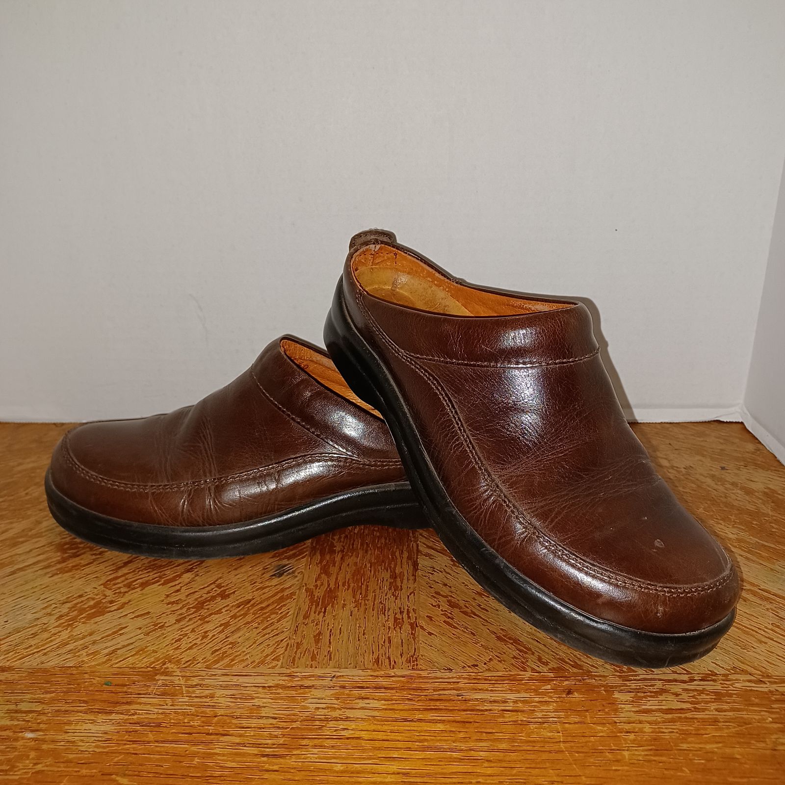 Footprints by Birkenstock Women size 7- 7.5 EU 40 Brown Leather Clog Slip On. Ge