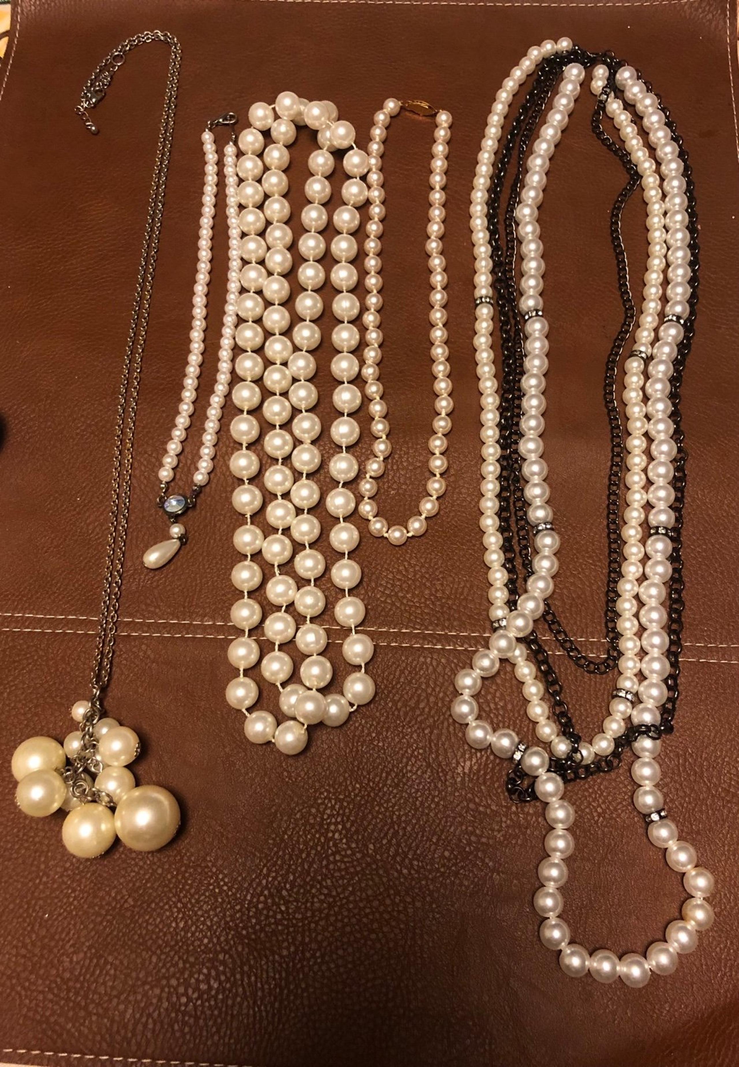 Of 5 Pearl Necklaces - Lot