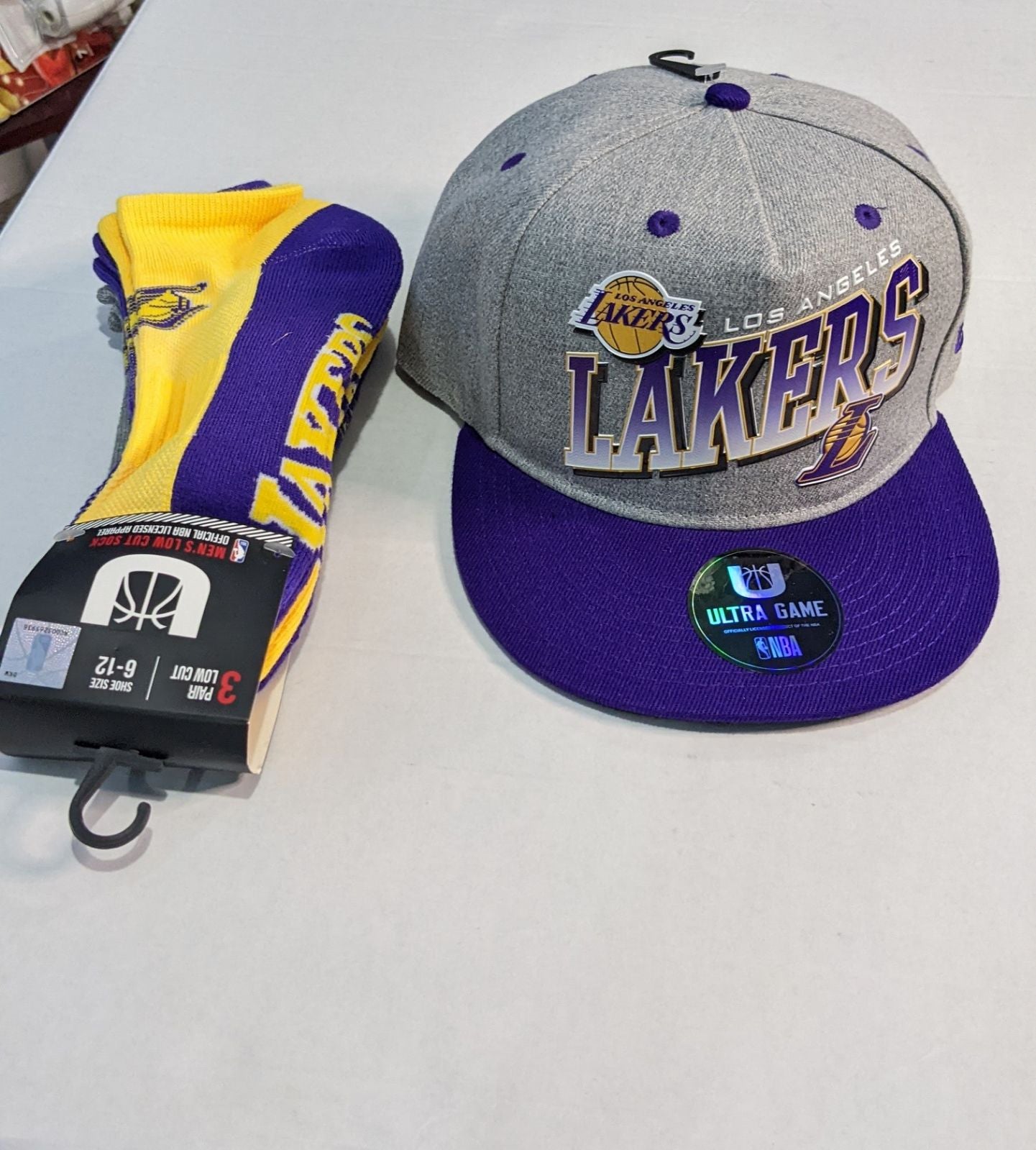 Boundle Los Angeles Lakers Hat and Socks