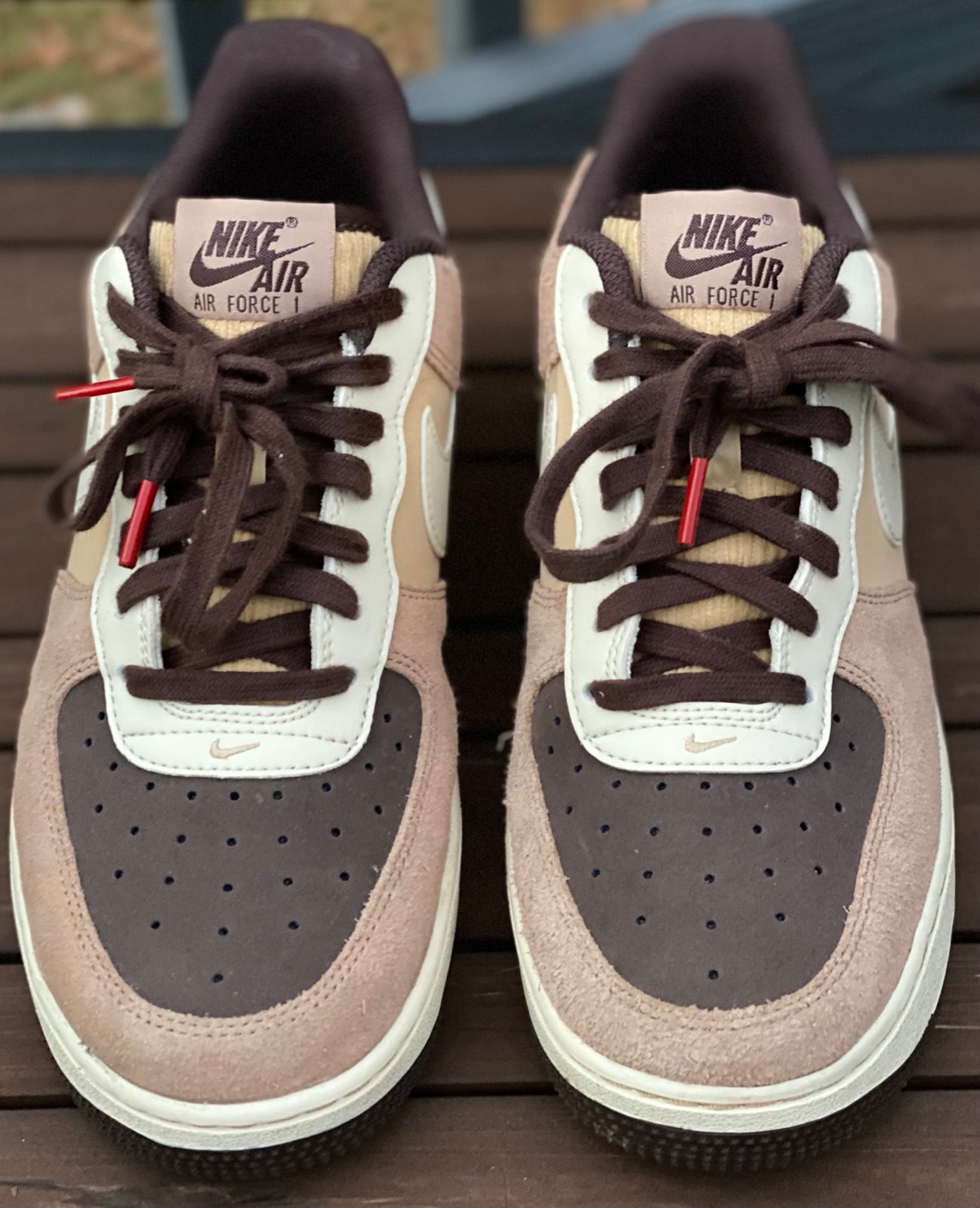 Nike air (Air force 1  ) size 7 tan and brown  has no insoles in the shoes