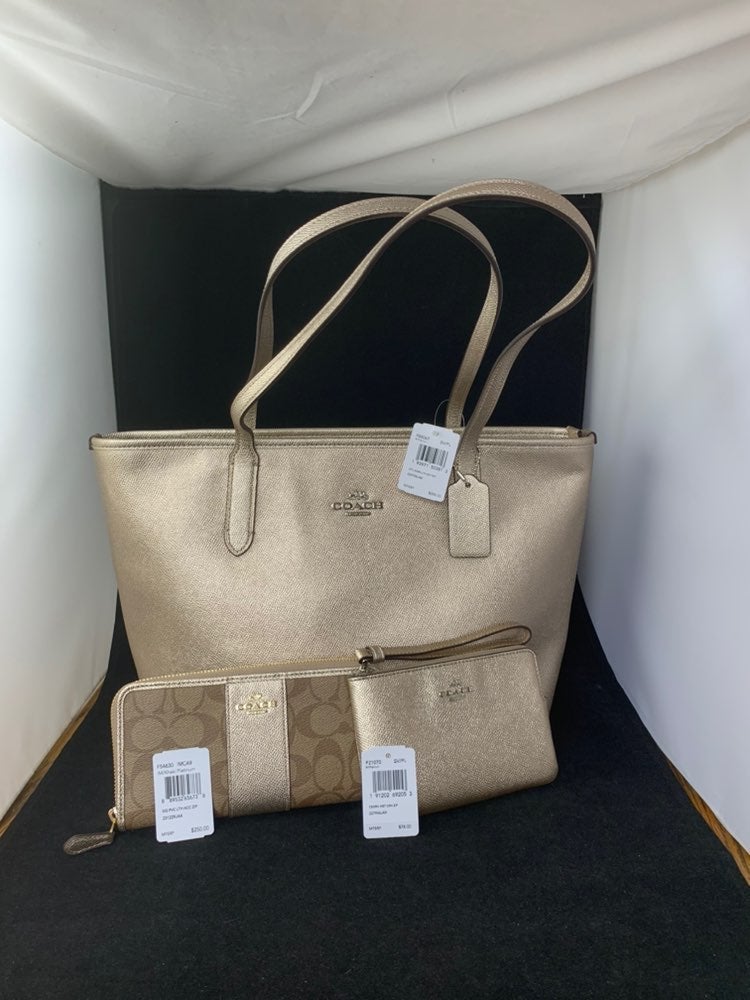 Coach 2-pc leather Set (tote/wristlet)