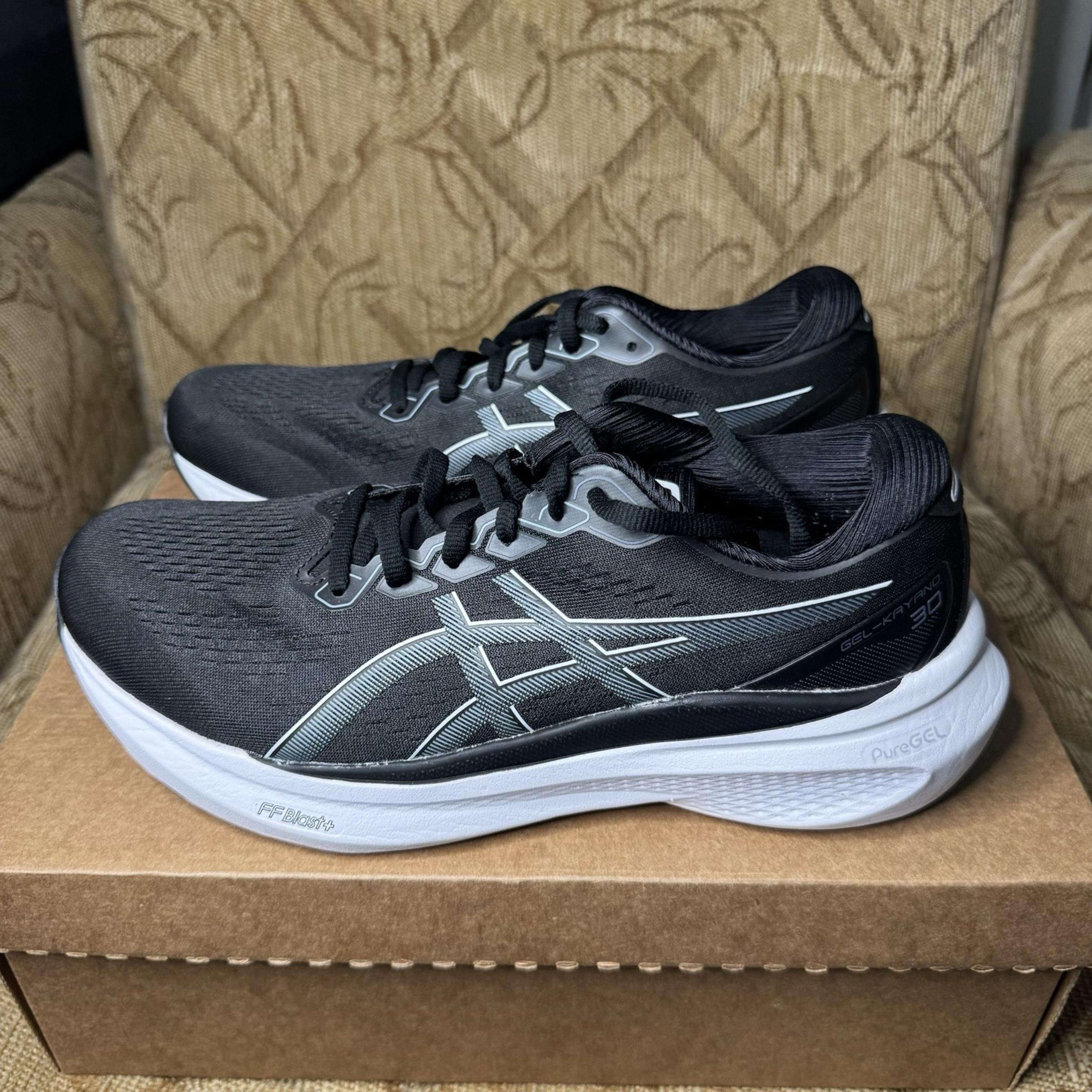 Asics Gel Kayano 30 Women's 10 'Black/white' Running Shoes 1012B357 Excellent!