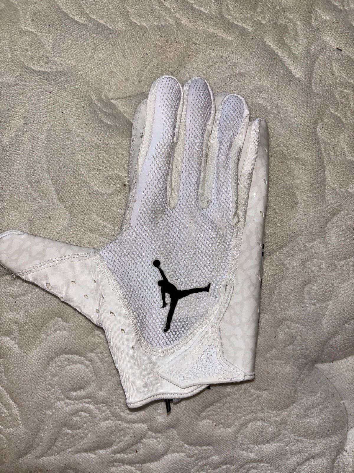 NEW Jordan Fly Lock Football Gloves