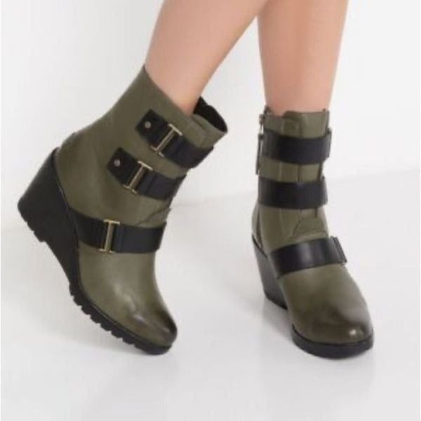 Sorel Leather Waterproof Wedge Heel After Hours Boots Size 7.5 New