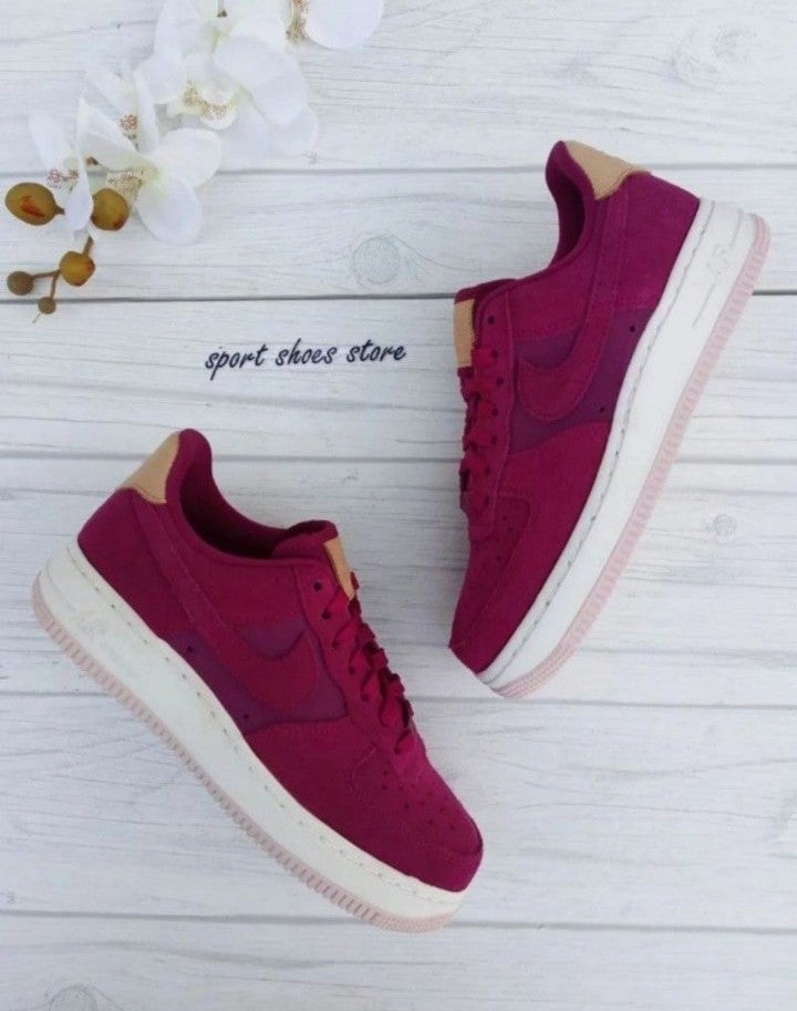 * 7 WOMEN'S NIKE AIR FORCE ONE AF1 LOW PURPLE / WHITE 896185-602