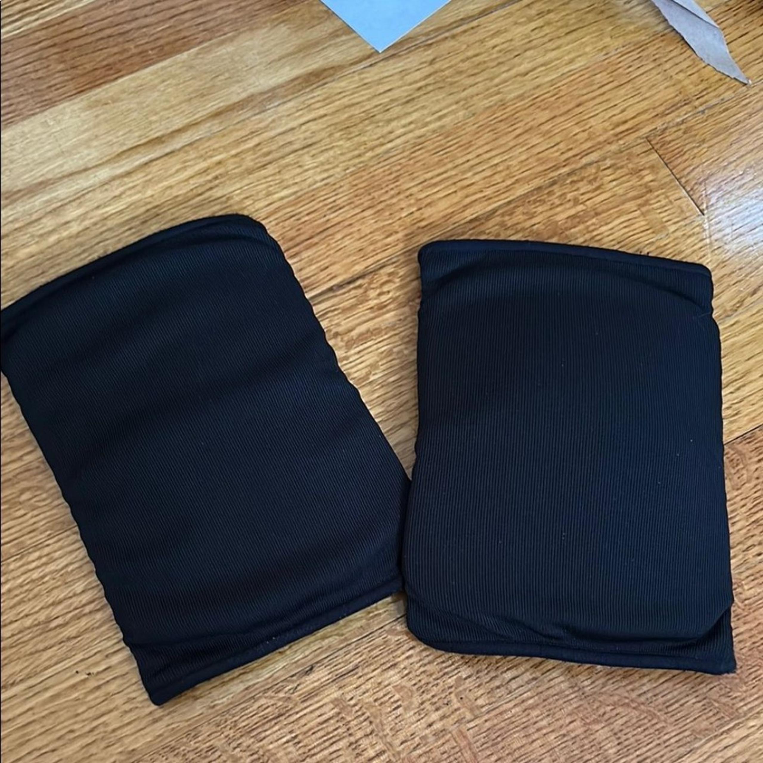 Adult Black Knee Pads - size XL - VGUC