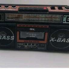QFX J-22U AM FM SW1 SW2 4-Band Radio X Bass cassette boom Box Radio