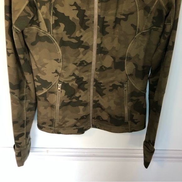 Lululemon Forme II Fatigue Green Savasana Camo Zip-Up Jacket Size 8