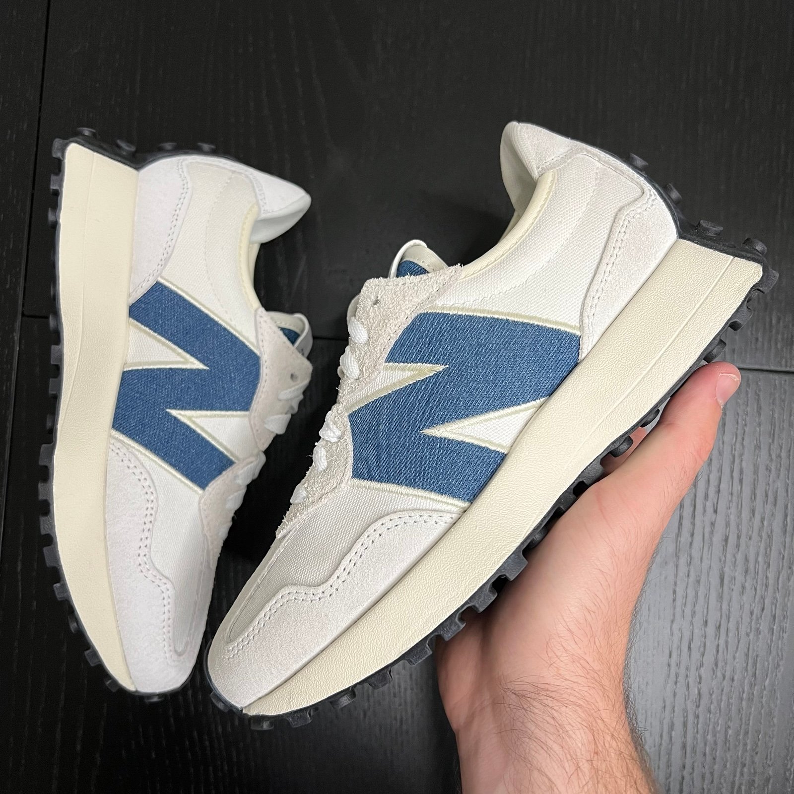 NEW New Balance 327 “Reflection Blue” • US Women’s Size 6 • FREE SHIPPING