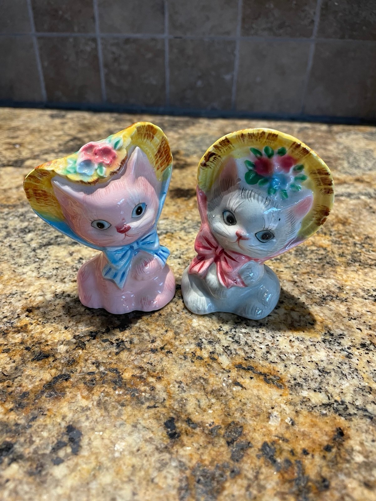 Vintage PY Japan Kitty Cat Bonnets salt and pepper shakers