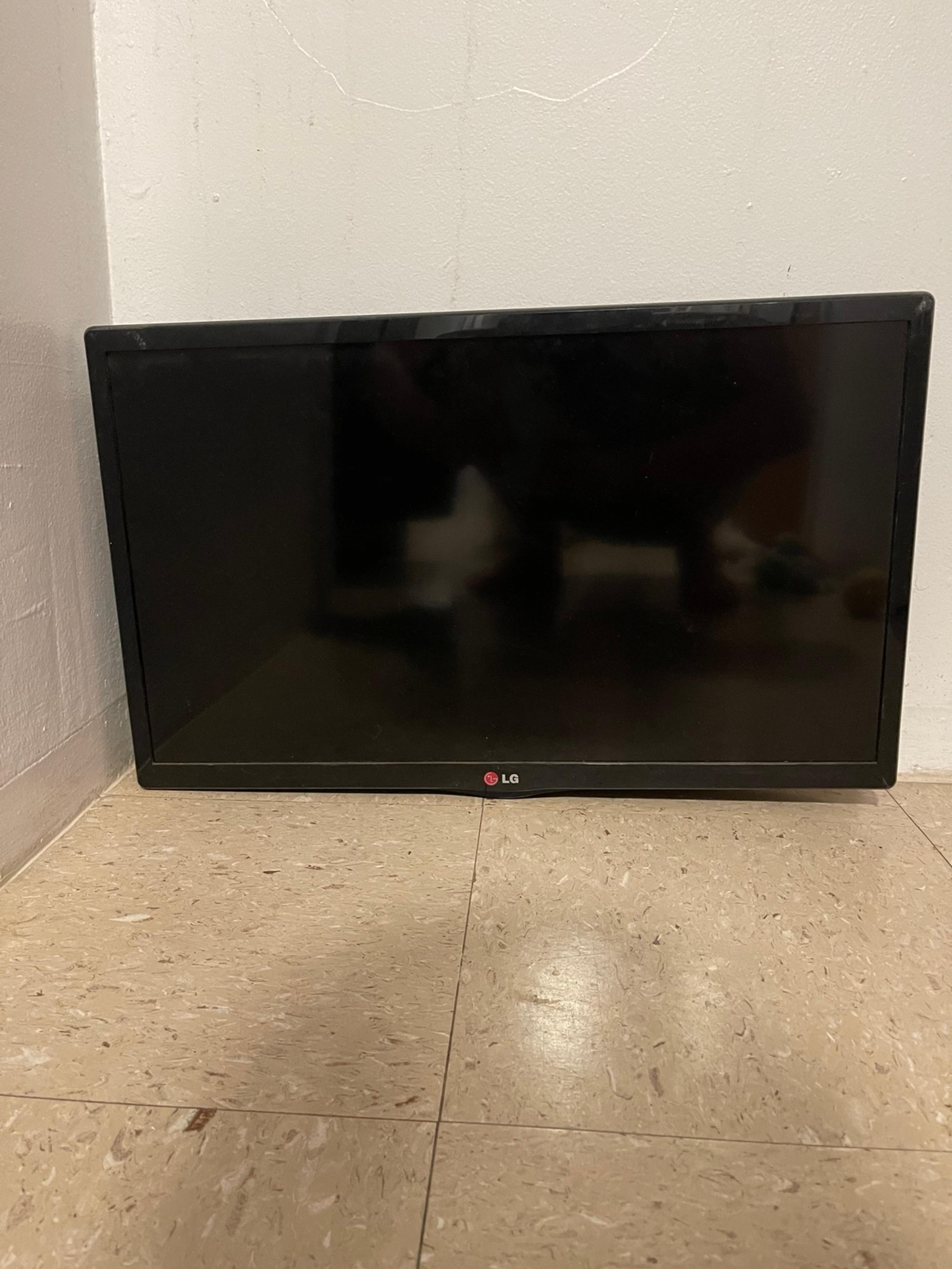 LG 24LB451B 24" Widescreen 1366 x 768 LED TV Monitor