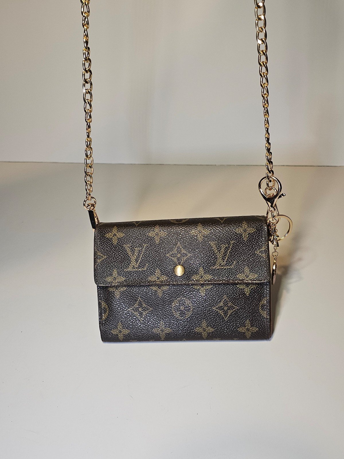 Louis vuitton crossbody wallet purse. Lv monogram.