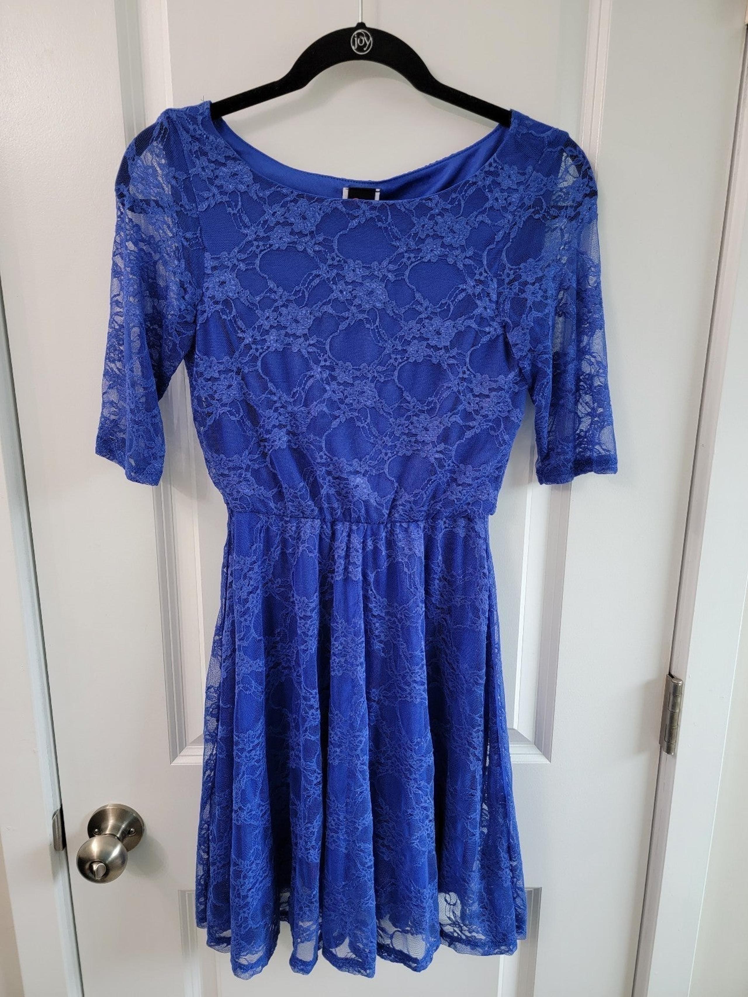 Wrapper Brand Elbow Sleeve Lace Dress