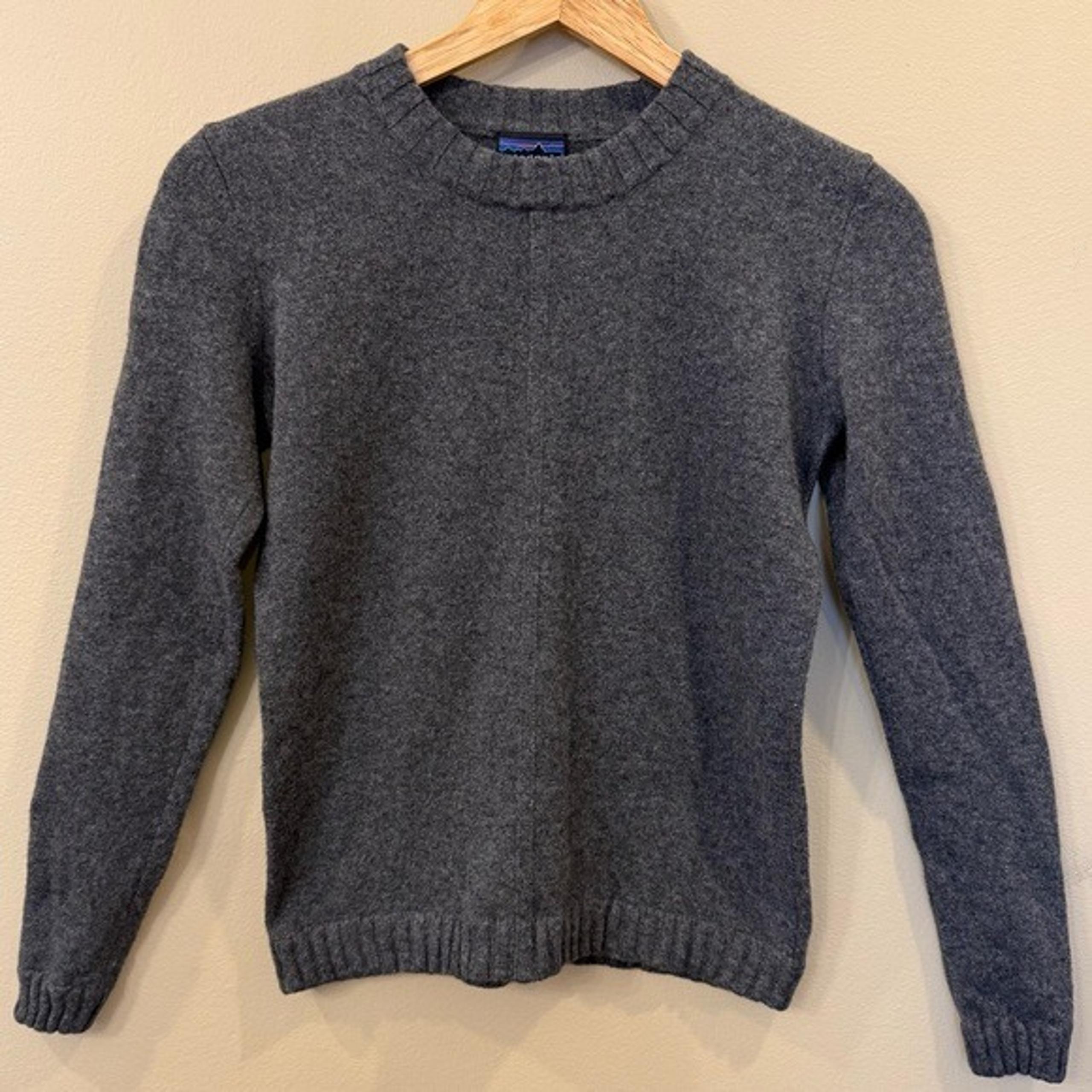 Patagonia Women’s 100% Cashmere Vintage Crewneck Sweater Size XS Charcoal Gray