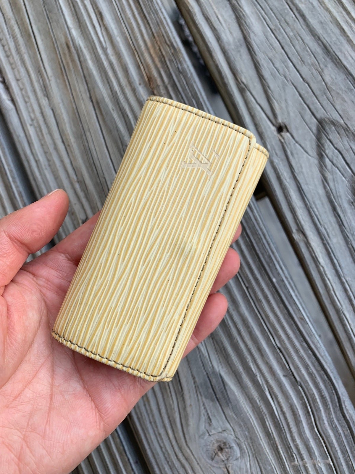 Louis Vuitton Epi 4 ring key case / pouch/ keychain