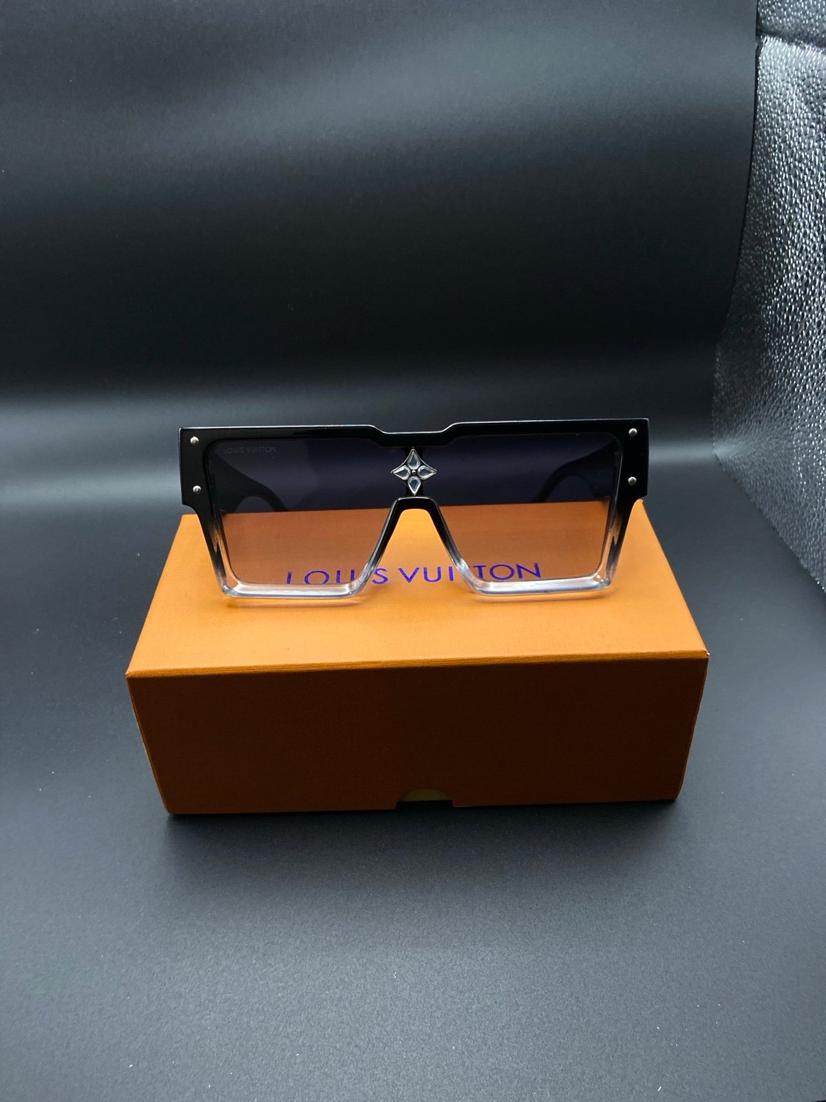 Louis Vuitton Cyclone sunglasses