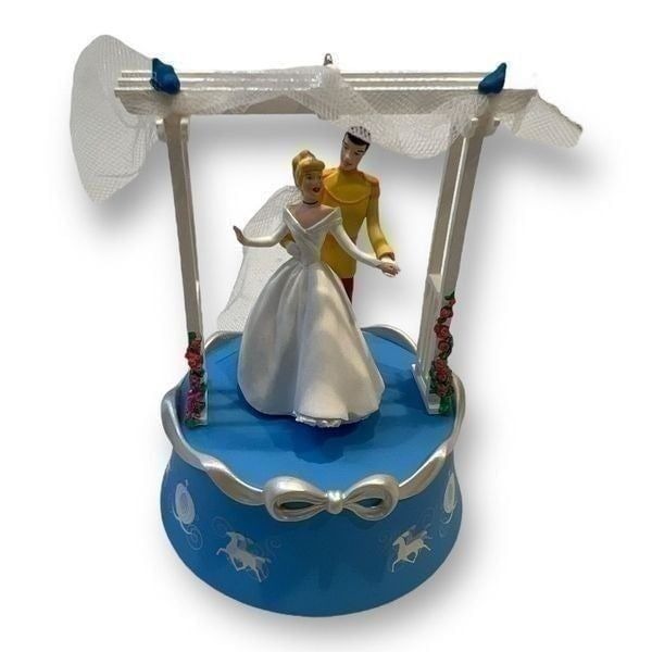 Hallmark Keepsake Disney Cinderella Wedding Day Dance Dated 2005