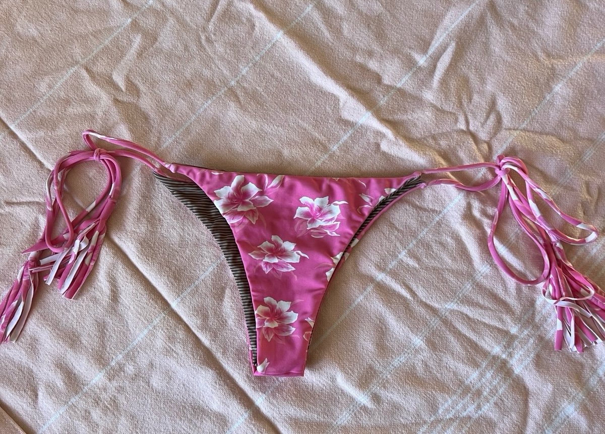 Acacia bottoms