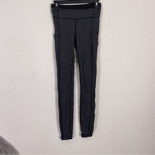 Lululemon Grey and Black Herringbone Leggings with Pockets