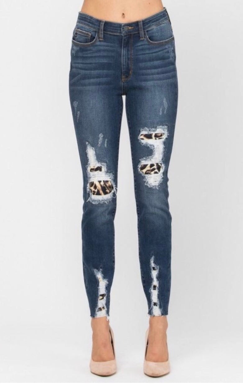 Judy blue jeans leopard ripped distressed size 11 30 style 82166. Waist 34