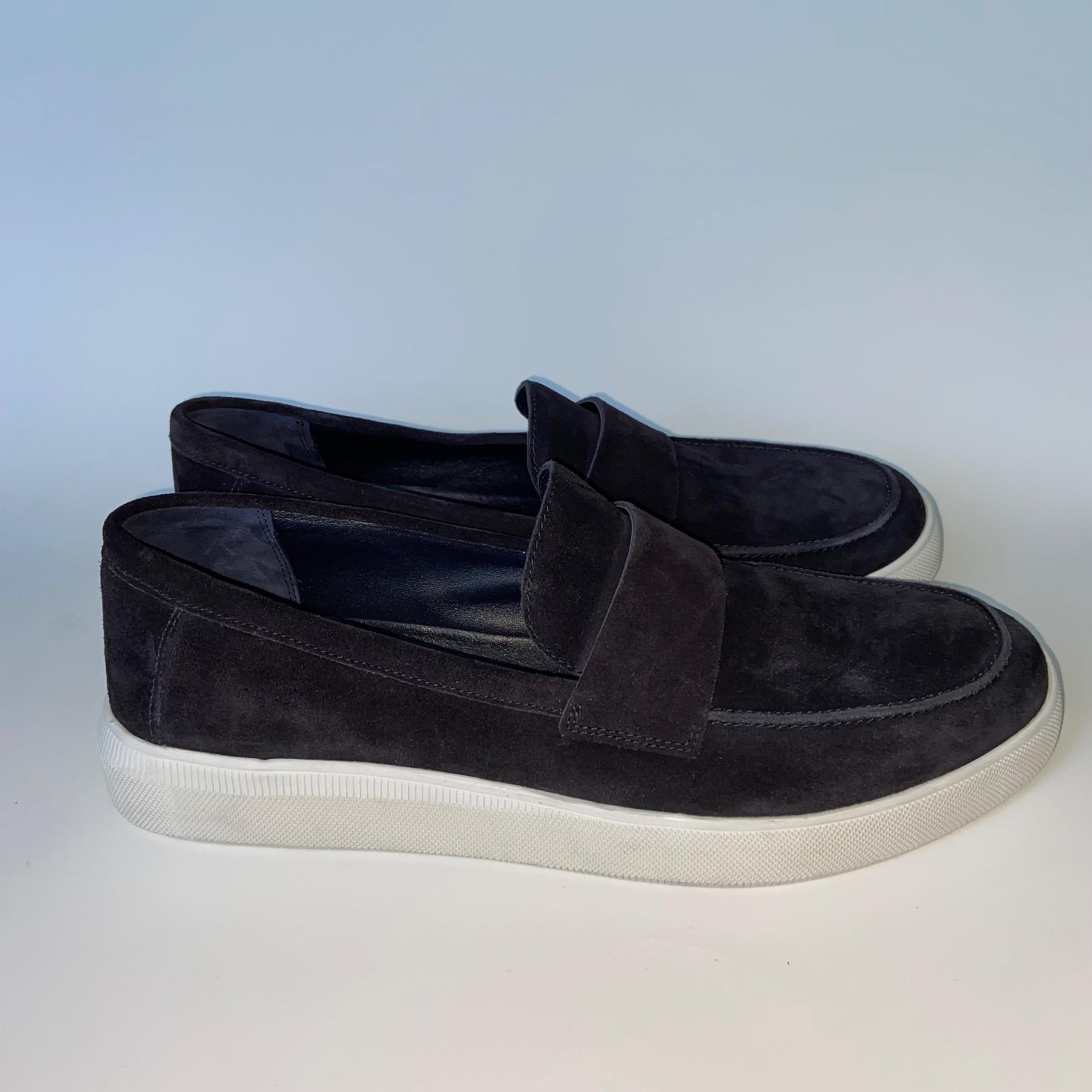 New VINCE Suede Slip On Sneakers Navy Blue White Men’s Size 10
