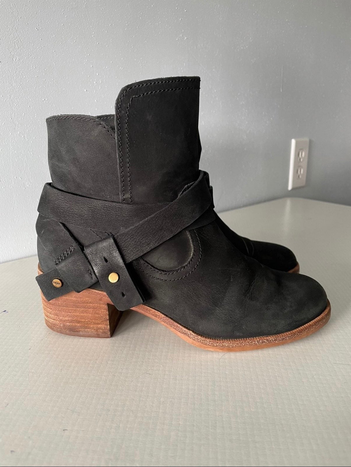UGG Australia Split Leather Shoes | Mercari