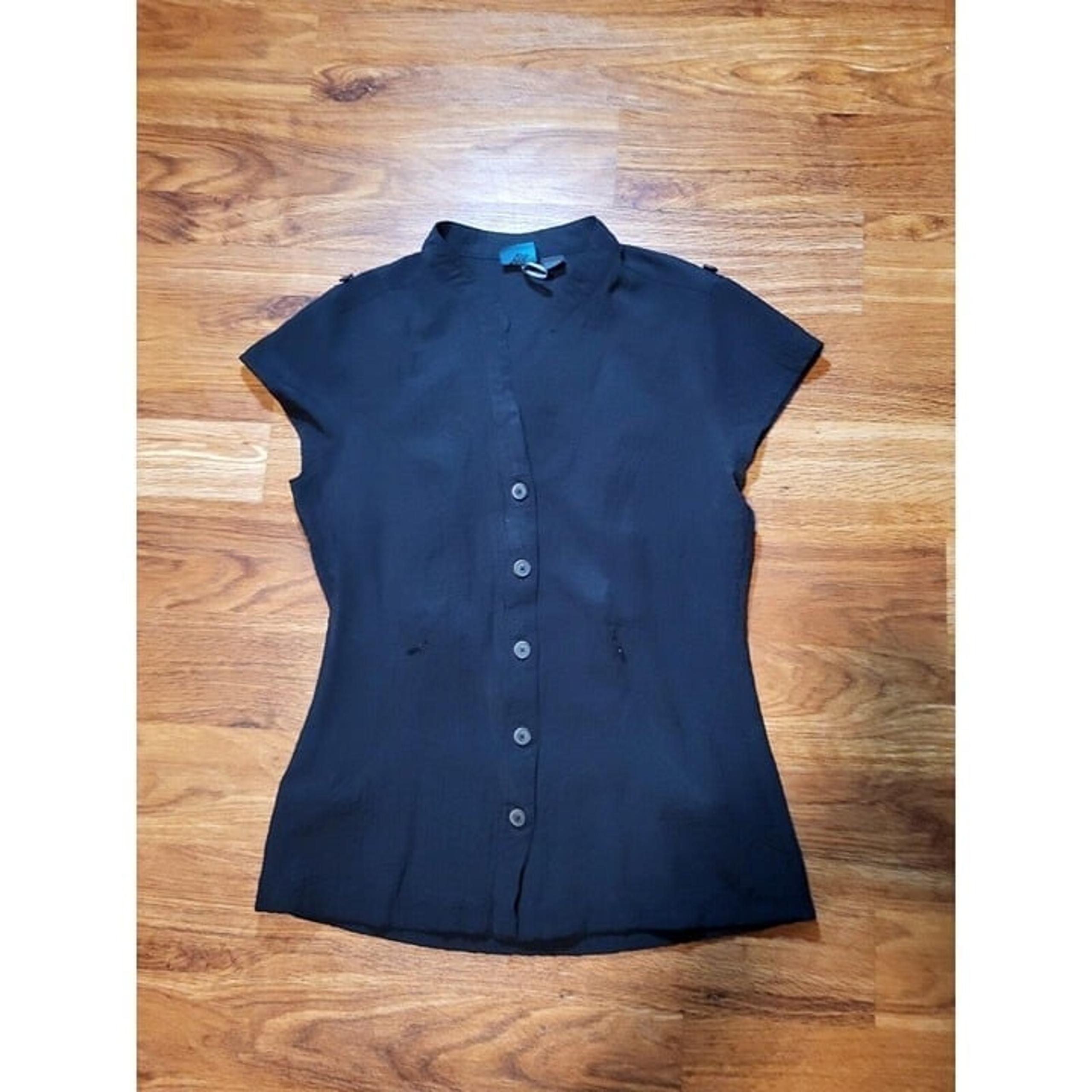 EMS EASTERN MOUNTAIN SPORTS Top Women M Crinkled Button Front Cap Sleeve Black